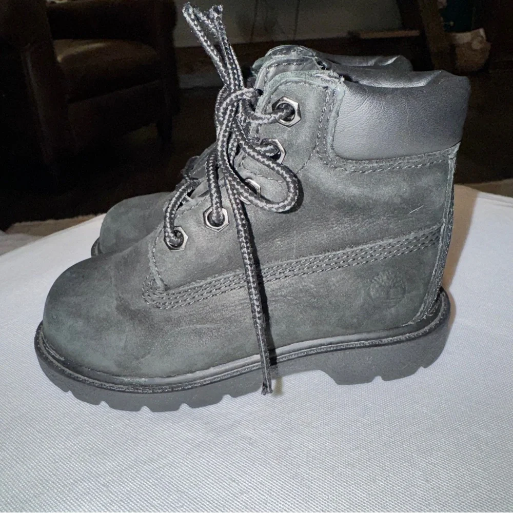 Timberland Black Waterproof Toddler Boots Size 7. Lace Up.
